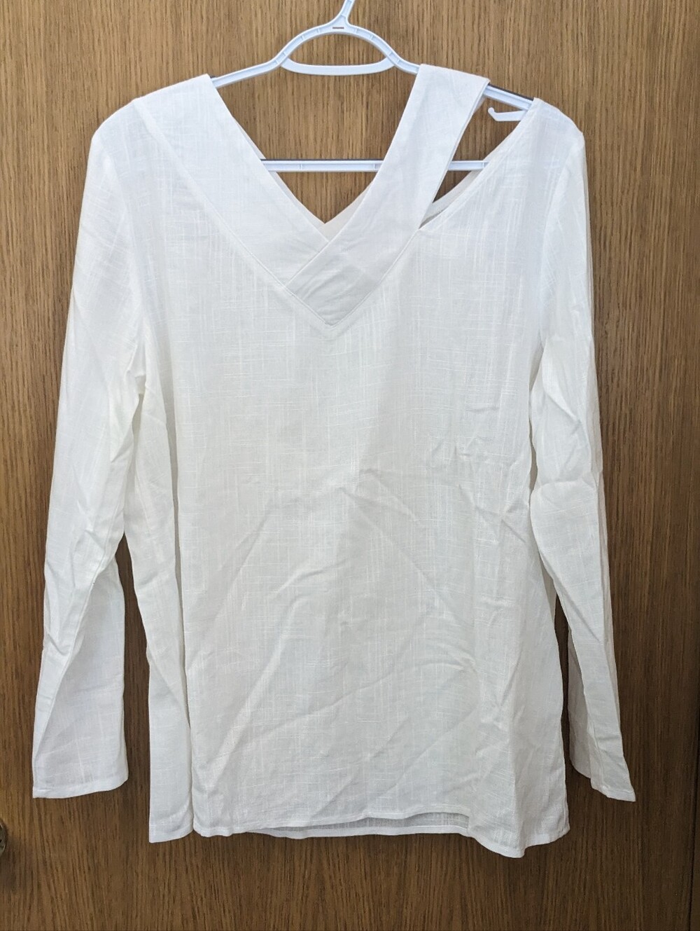 White Long-sleeve Cotton/Linen Top With Shoulder Cutout Sz L / XL